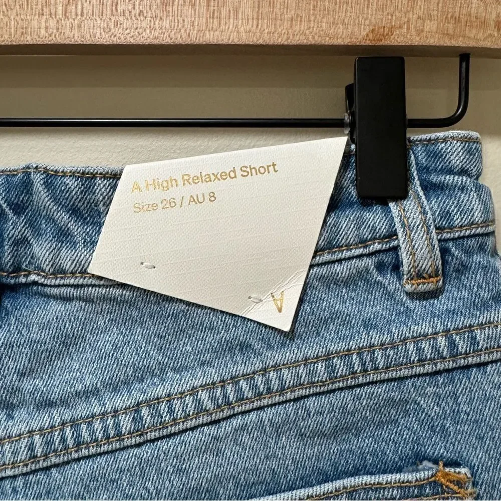 NWT Abrand A High Relaxed Short Felicia sz 26